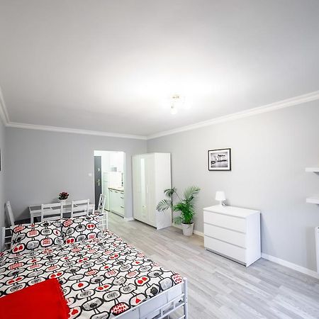 Apartament Grojecka Korotynskiego Appartement Warschau Kamer foto